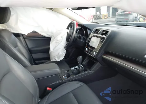 2018 Subaru Outback 2.5I Limited z USA, uszkodzony, nr VIN 4S4BSANC6J3389024